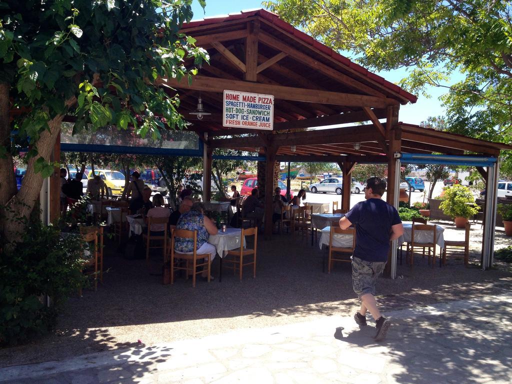 Jimmy'S Place Ormos  ภายนอก รูปภาพ